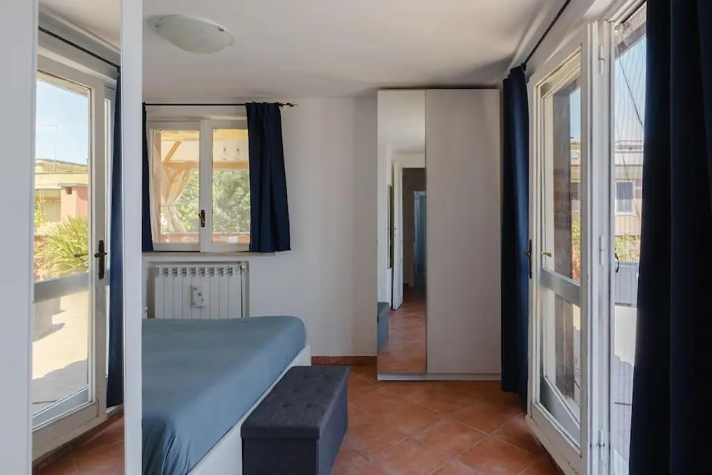 Penthouse With Jacuzzi On Private Terrace In Trastevere Rome