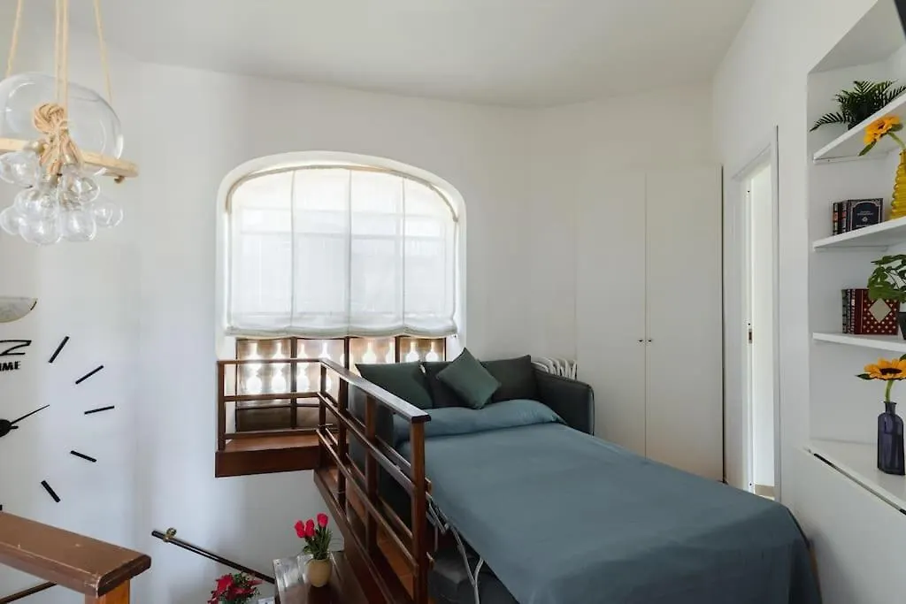 Penthouse With Jacuzzi On Private Terrace In Trastevere Rome Apartment