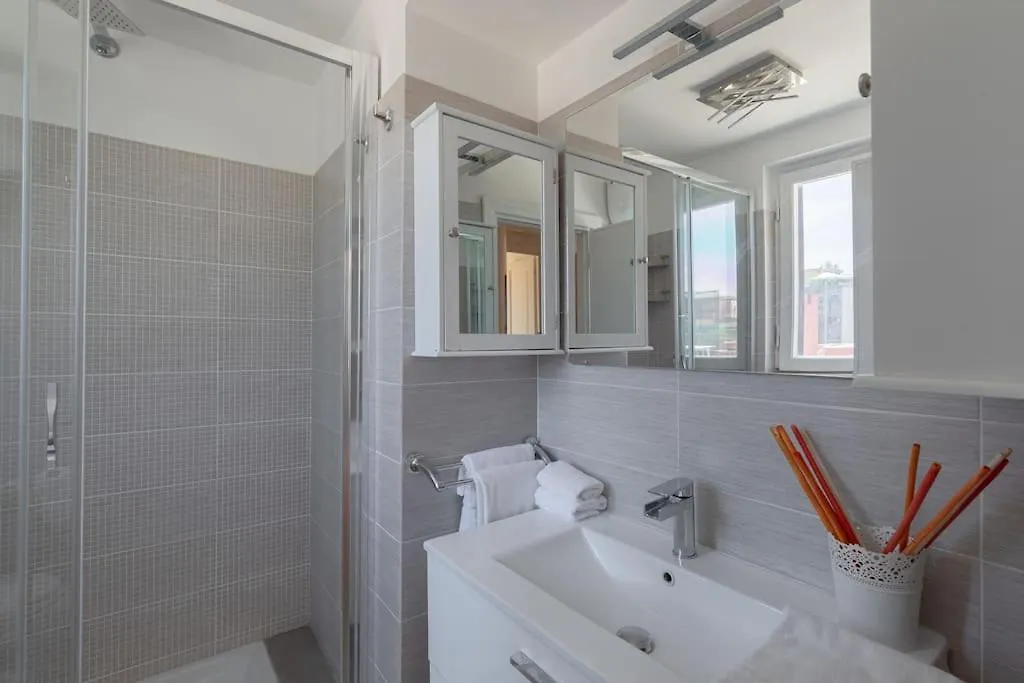 Penthouse With Jacuzzi On Private Terrace In Trastevere Rome