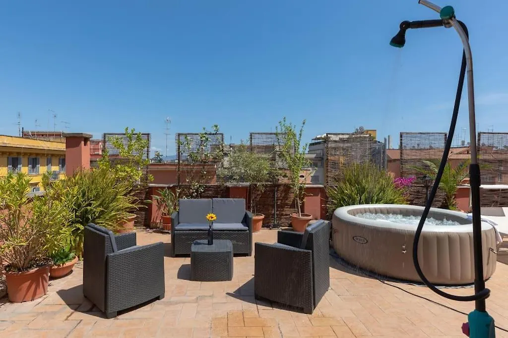 Penthouse With Jacuzzi On Private Terrace In Trastevere 로마