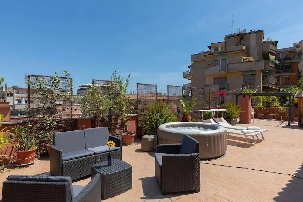 아파트 Penthouse With Jacuzzi On Private Terrace In Trastevere 로마