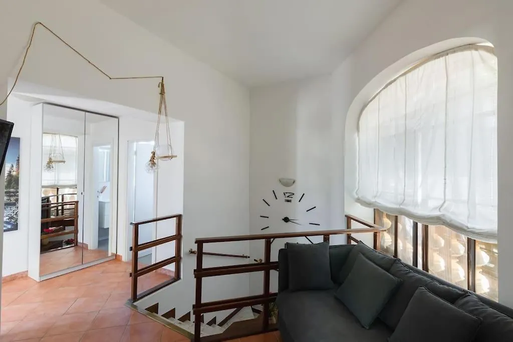 Penthouse With Jacuzzi On Private Terrace In Trastevere 로마 0*,  이탈리아